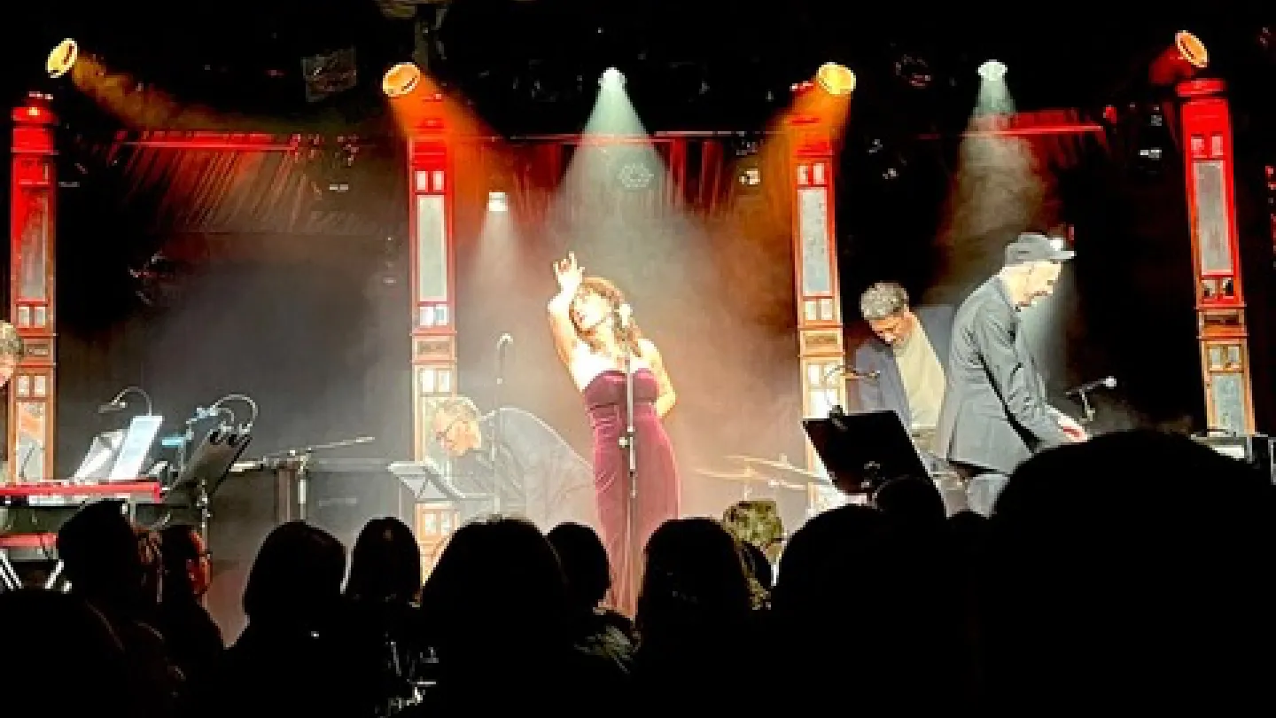 Lisa Bassenge auf der Bühne